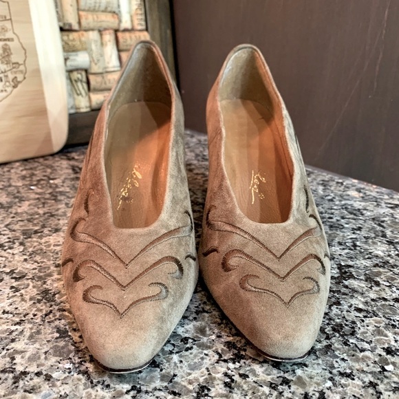 Suede Embroidered Pumps Heels Brown Size 6.5 - Picture 3 of 7